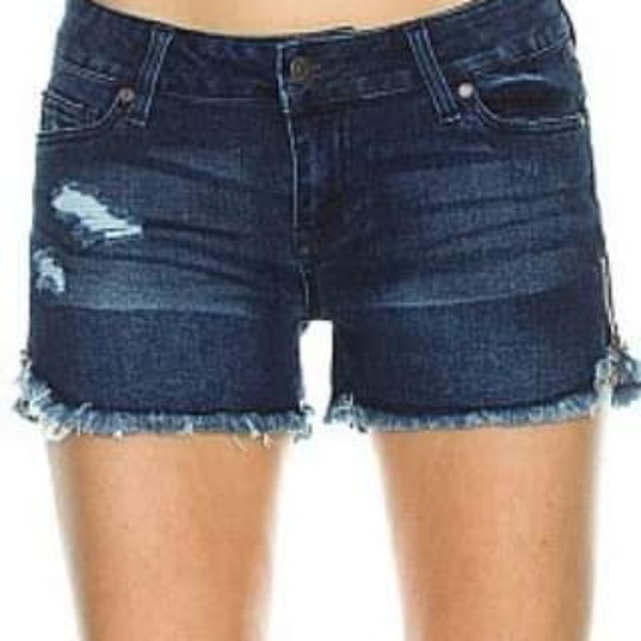 Mid Rise Frayed Hem Side Zipper Shorts. - Picture 1 of 1